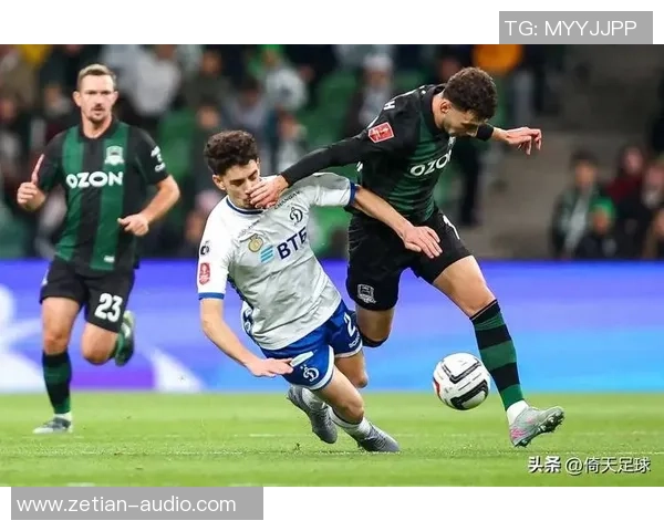 广岛三箭迎战仙台维加泰足球魔方激情对决展现足球魅力与团队精神 广岛三箭迎战仙台维加泰足球魔方激情对决展现足球魅力与团队精神